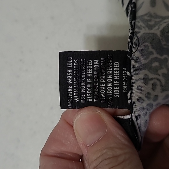 New Directions Black & White Cold Shoulder Tunic size 1X - Picture 4 of 7